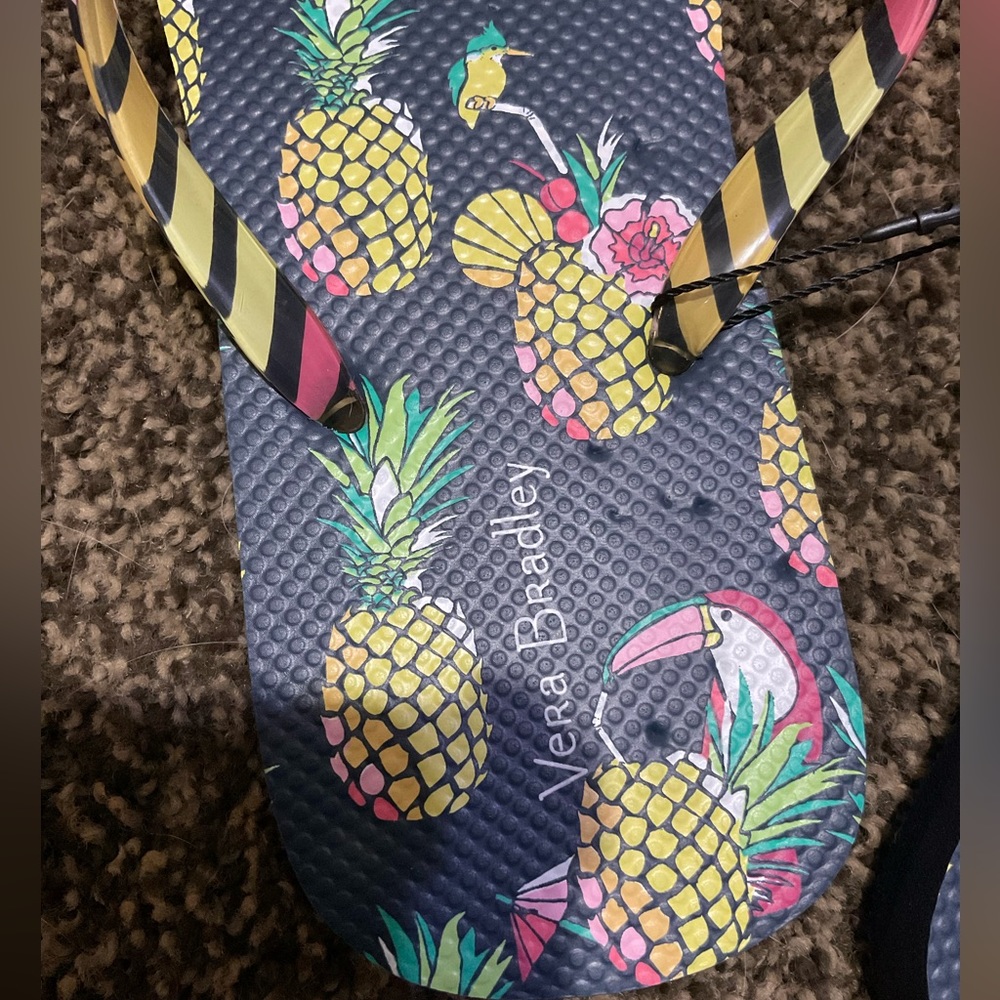 VERA BRADLEY TOUCAN PARTY PINEAPPLES FLIP FLOPS - Picture 2 of 7